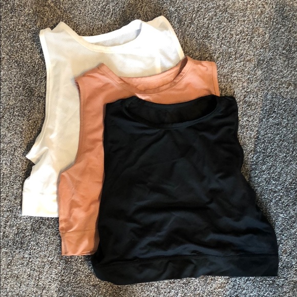 Nike Crop Tops - Picture 1 of 4